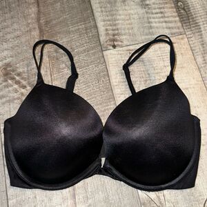 Victoria’s Secret very sexy push-up‎ bra- size 32DDD